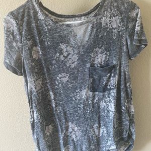 Floral T-shirt with mini pocket
